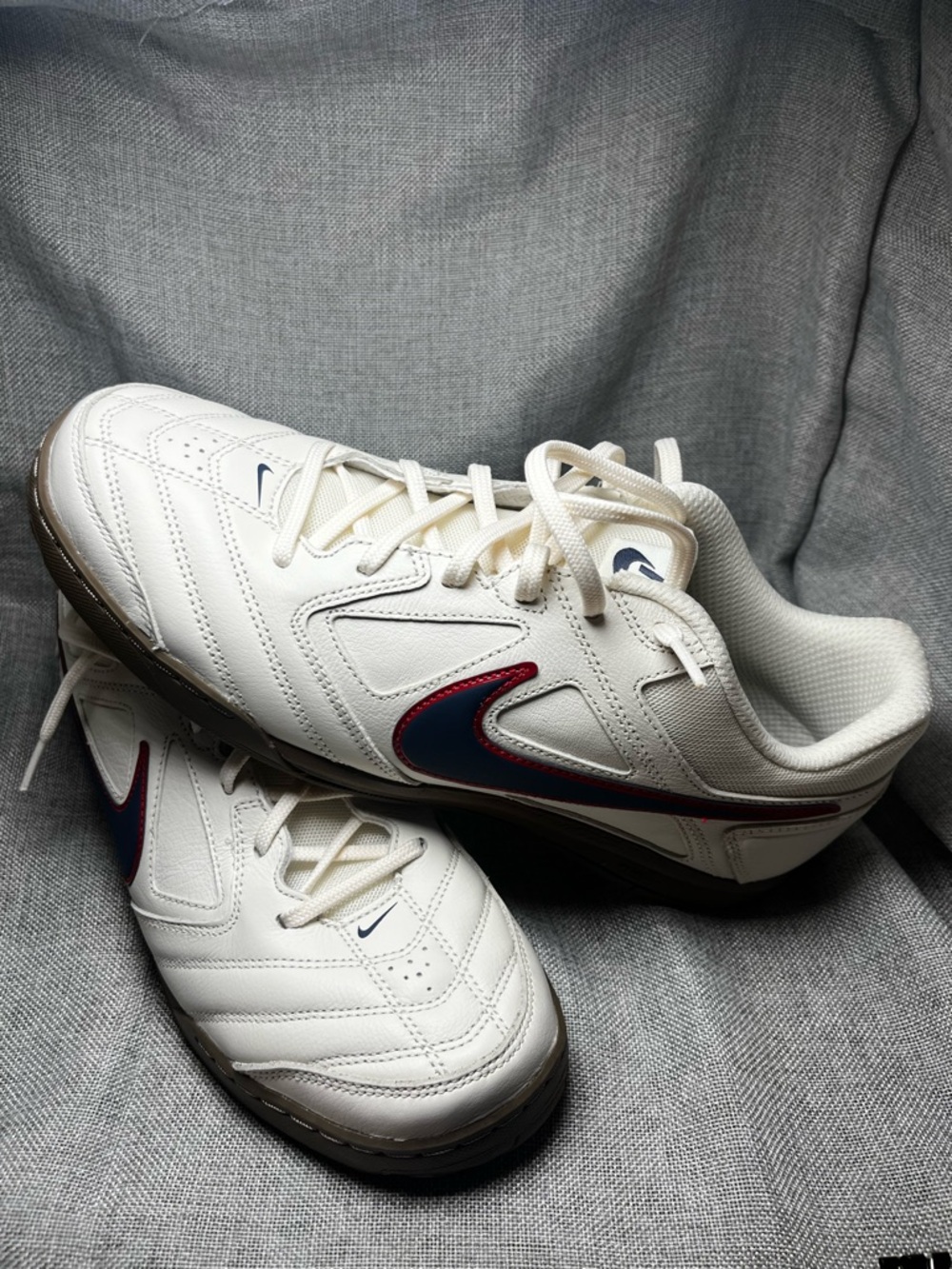 Nike Gato White Sneakers with Navy & Red Swoosh size 10.5